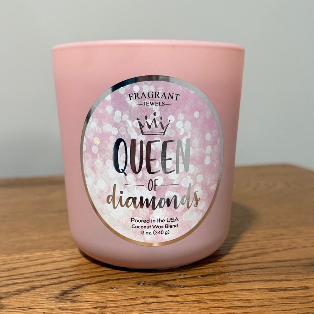 Fragrant Jewels Queen of Diamonds Candle (Ring size 5)